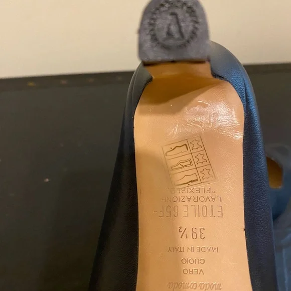 Vallaverde Chic Navy Blue Women’s Leather Heels w/ Letter V on Heel, Sz 8-1/2. - Picture 12 of 14